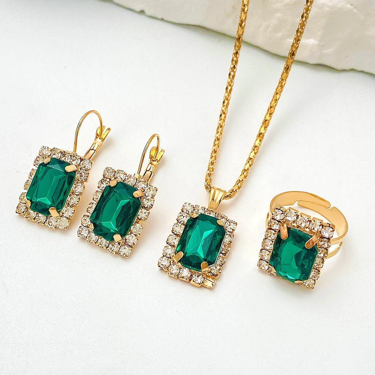 Sylvara Greenveil Jewelry Set | White Gold