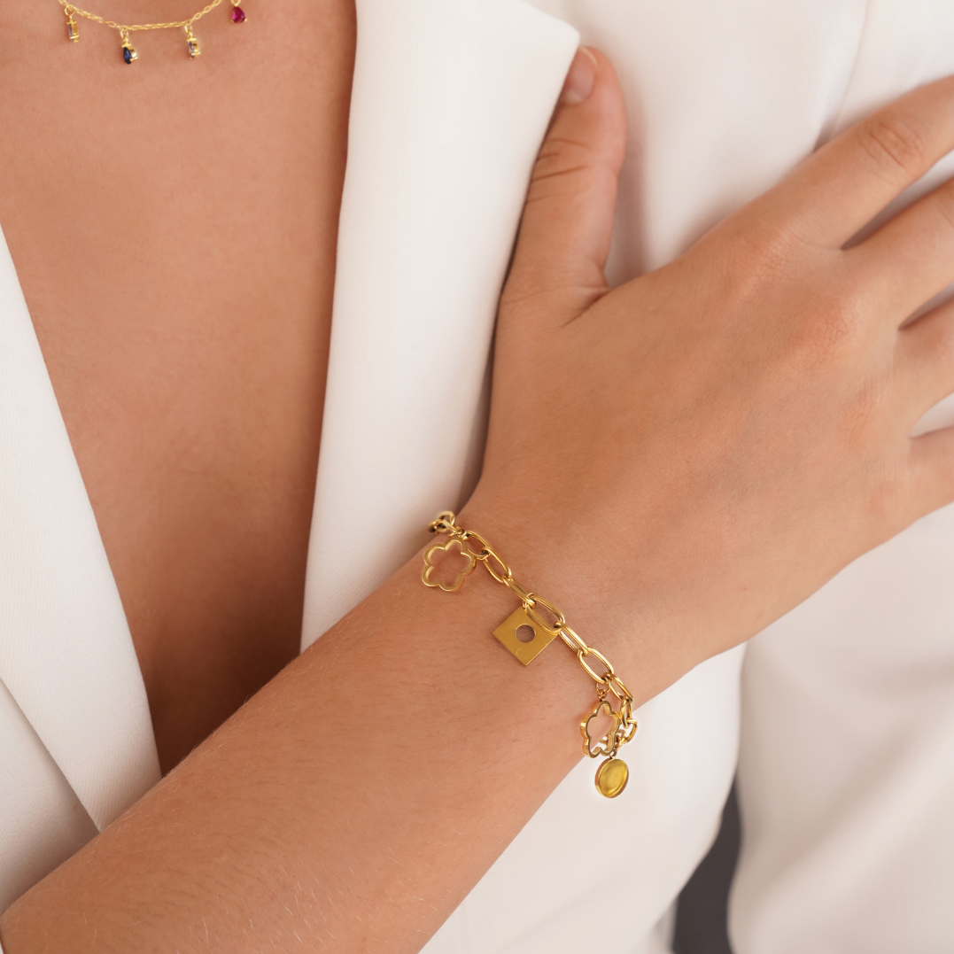 Lucky Daisy Bracelet with Pendant